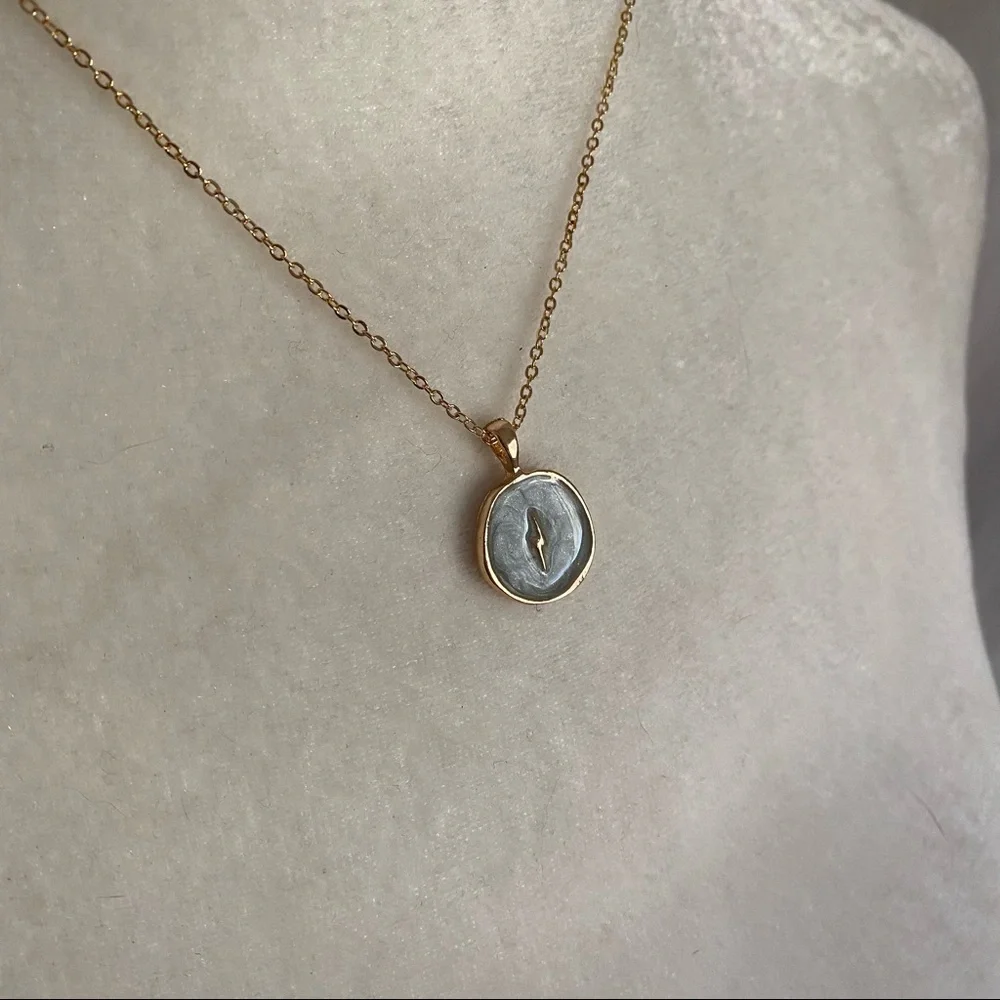 Lightning Necklace - Picture 3 of 9